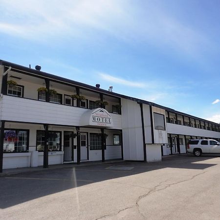 Stratford Motel Уайтхорс Экстерьер фото