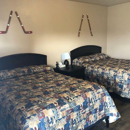 Stratford Motel Уайтхорс Экстерьер фото