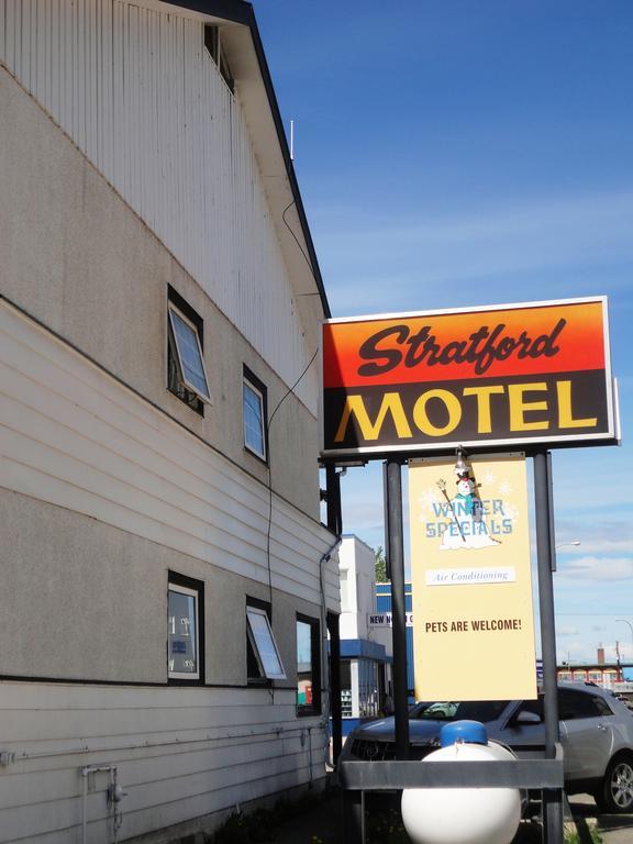 Stratford Motel Уайтхорс Экстерьер фото