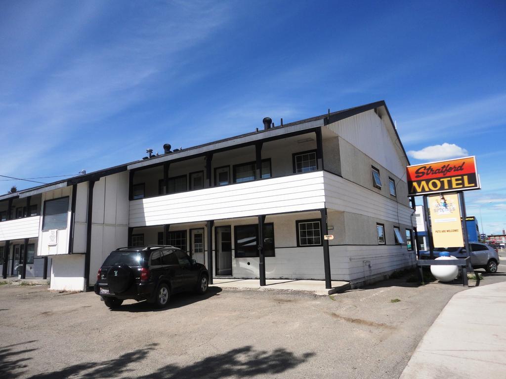 Stratford Motel Уайтхорс Экстерьер фото
