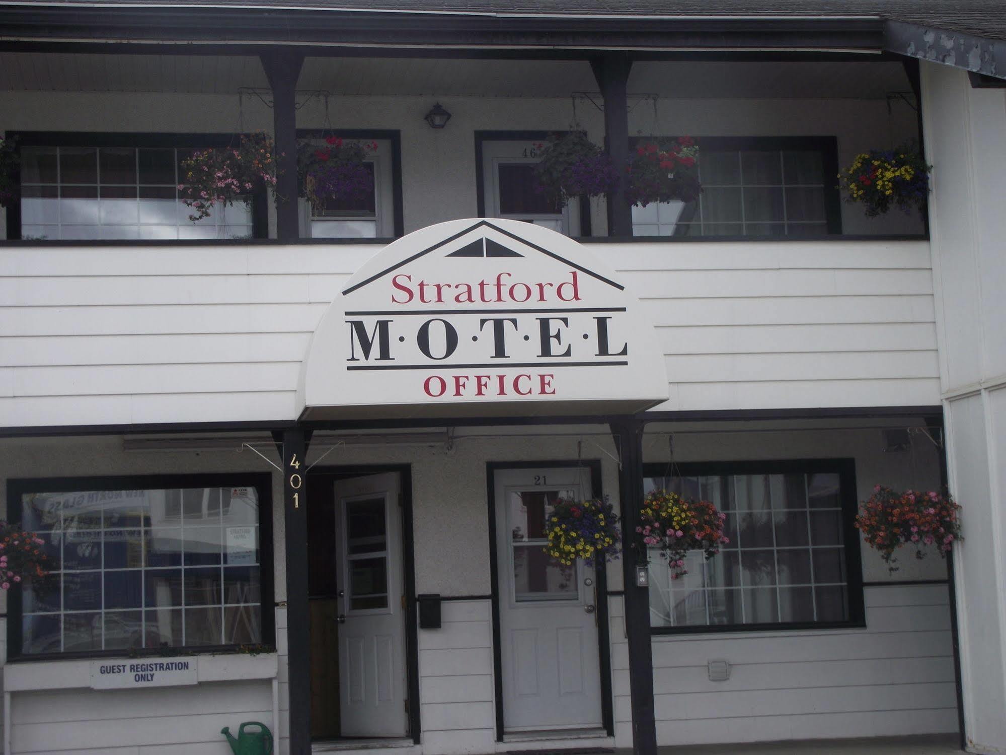 Stratford Motel Уайтхорс Экстерьер фото